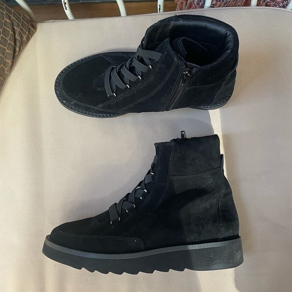 NEW Corso Como Suede Wyndy‎ Bootie Black Size 7.5 - Picture 2 of 8